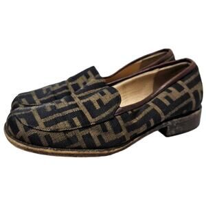 Vintagen 90s Fendi 6 Brown Tapestry Logo Loafer Flat Leather Sole Classic Square